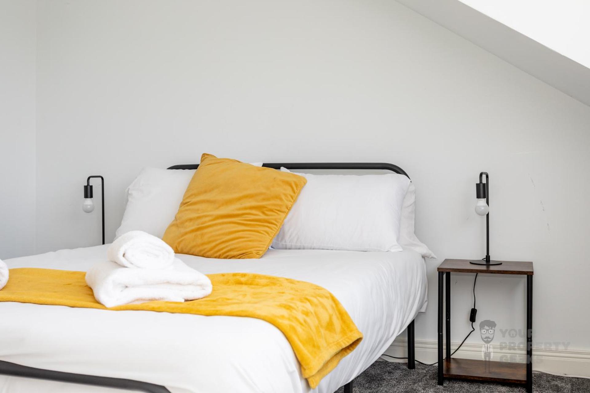 Attic Style 2 Bed Duplex Apartment With Rooftop Patio Belfast Luaran gambar